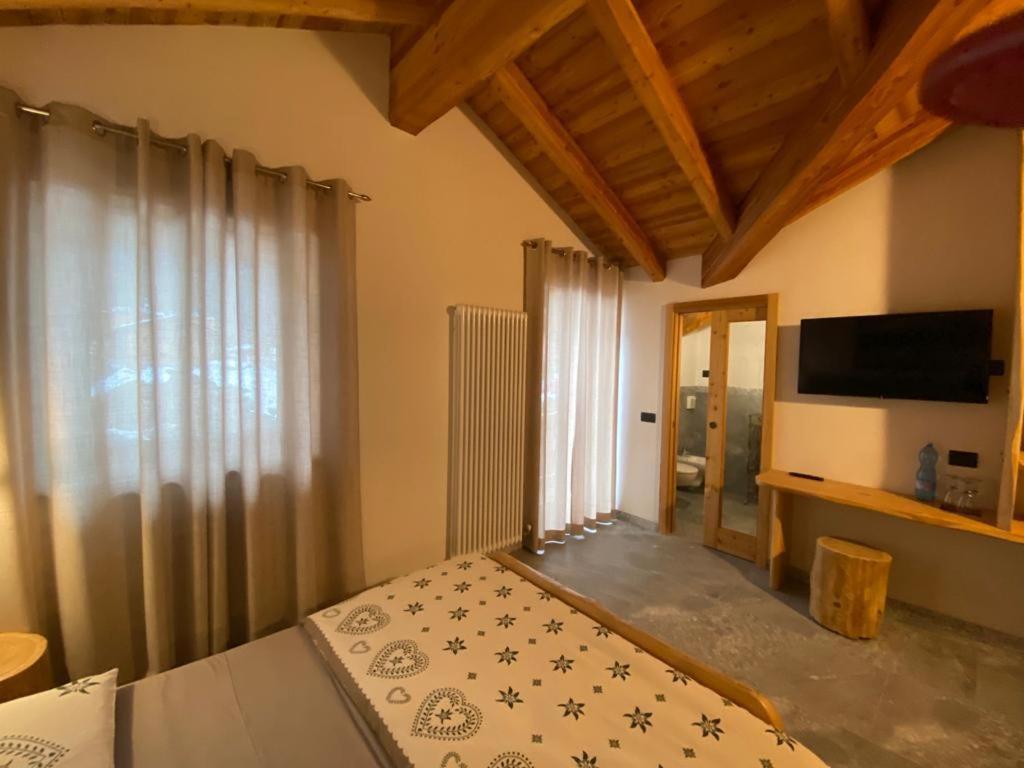 B&B Casa Il Sasso 핀졸로 외부 사진