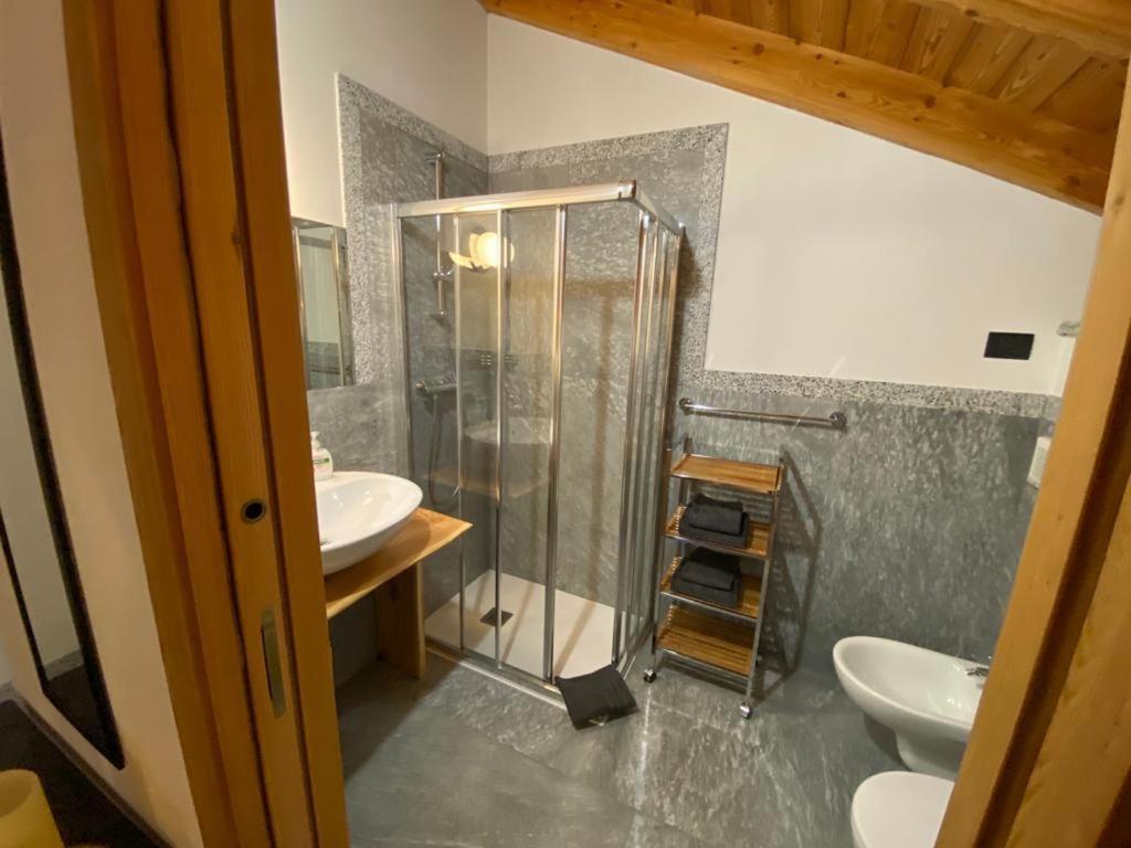 B&B Casa Il Sasso 핀졸로 외부 사진